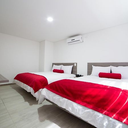 Hotel Med 70 Medellín Eksteriør billede