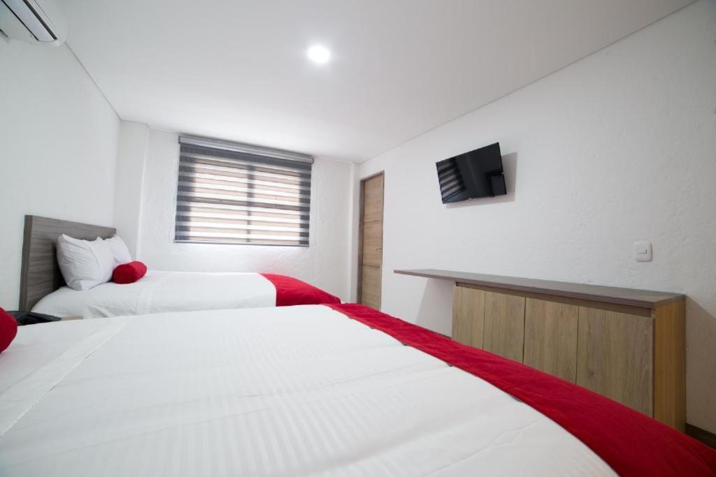 Hotel Med 70 Medellín Eksteriør billede