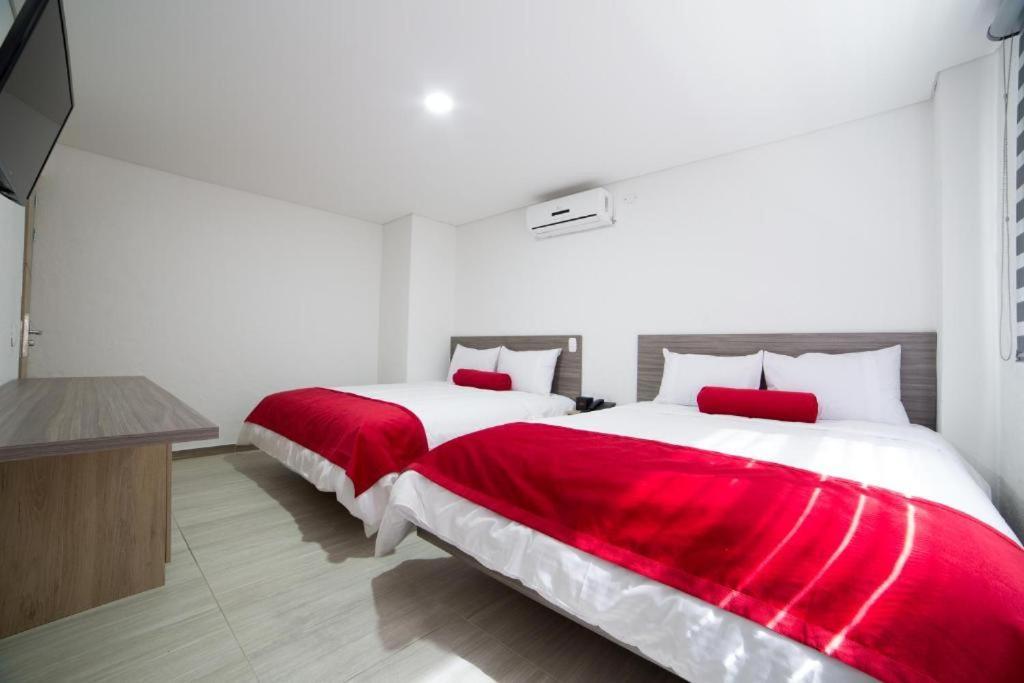 Hotel Med 70 Medellín Eksteriør billede