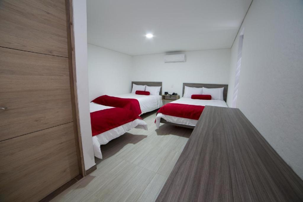 Hotel Med 70 Medellín Eksteriør billede