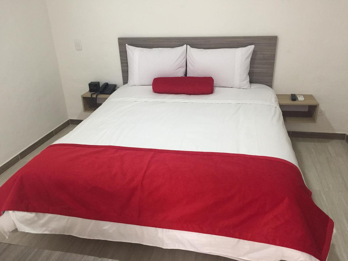Hotel Med 70 Medellín Eksteriør billede
